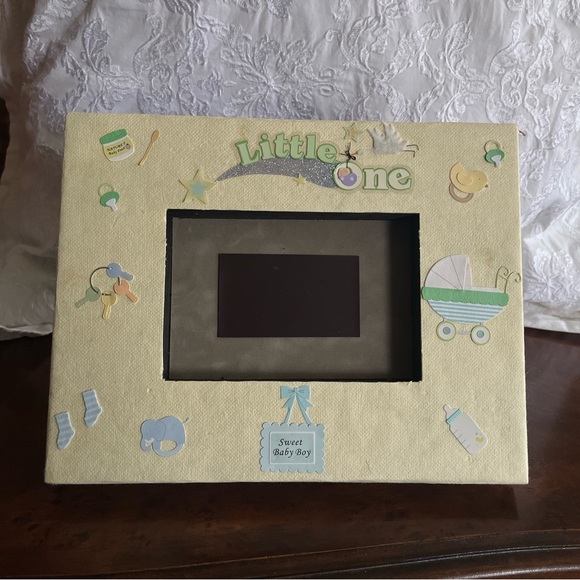 Floral Patterned Picture Frame - Picture 10 of 14